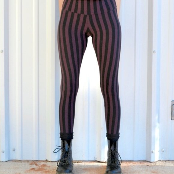 Maha Devi Design Leggings - Teal & Black Vertical Striped - Cropped - XS-S - Picture 7 of 8